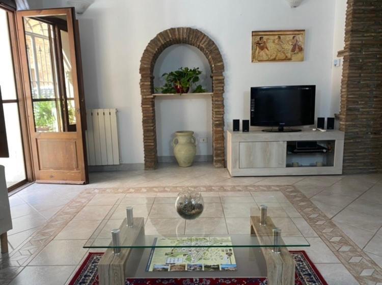 La Fanciulla Velca Apartamento Tarquinia Exterior foto